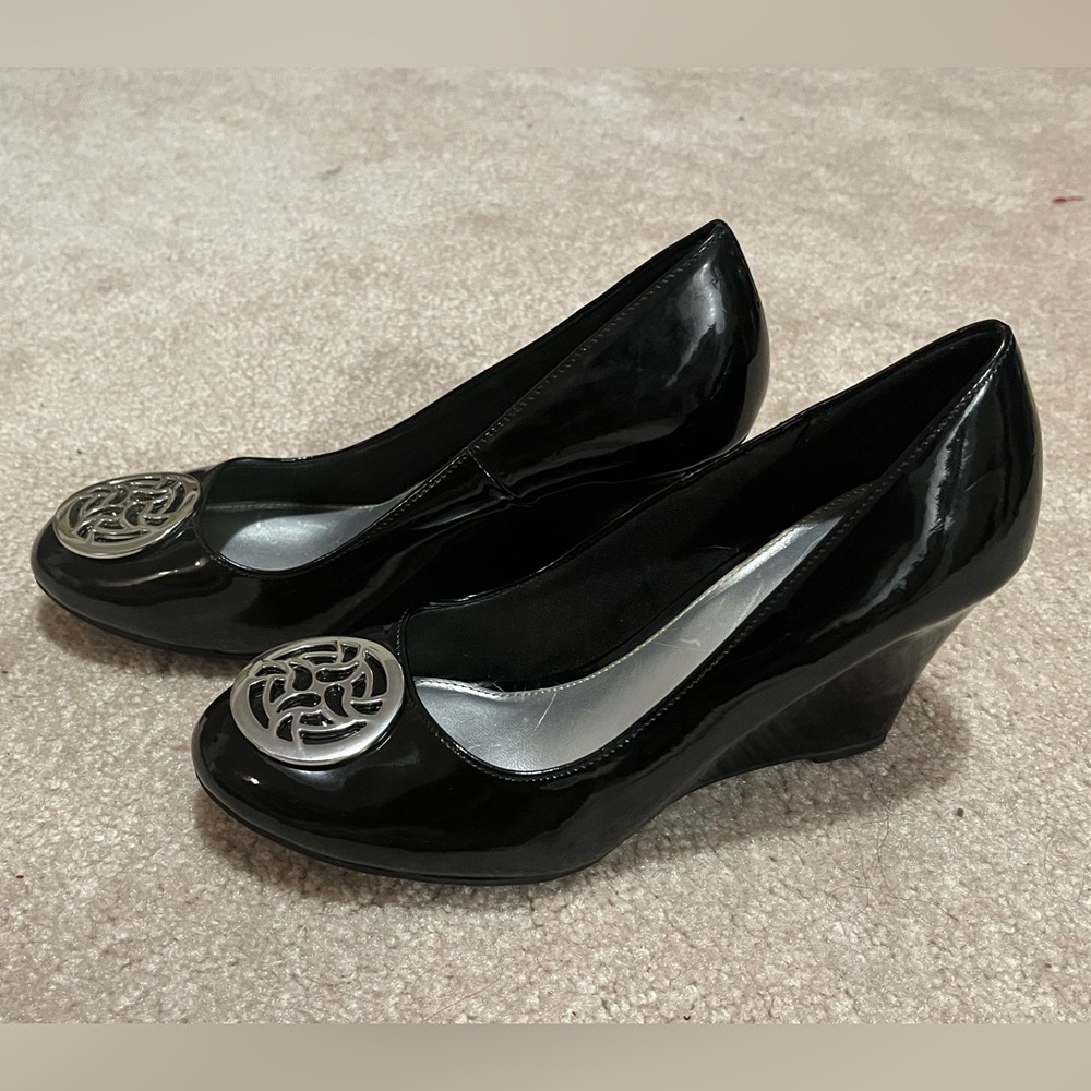 Fioni black wedge heels size 7.5